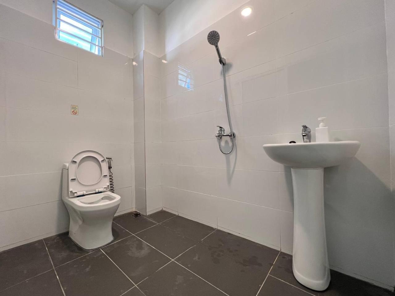 Ij Lodge Miri Zewnętrze zdjęcie