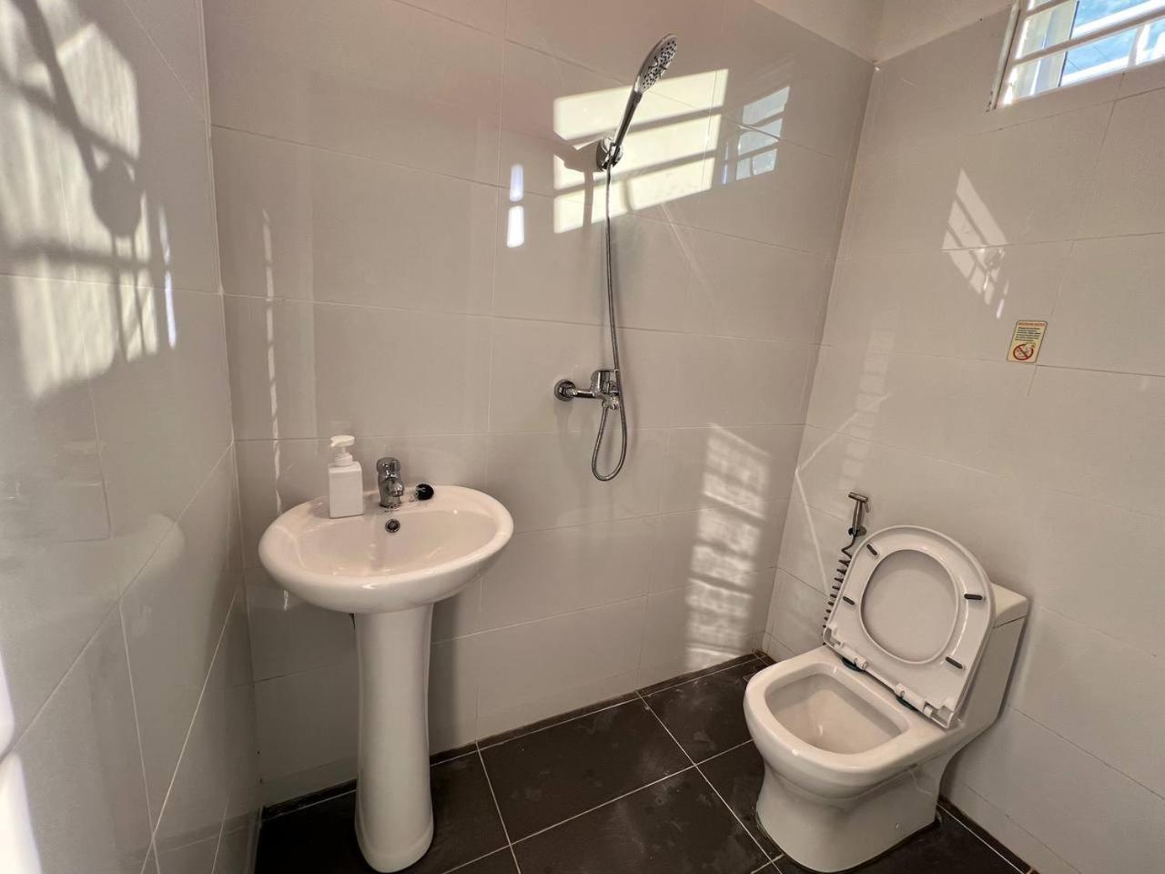 Ij Lodge Miri Zewnętrze zdjęcie